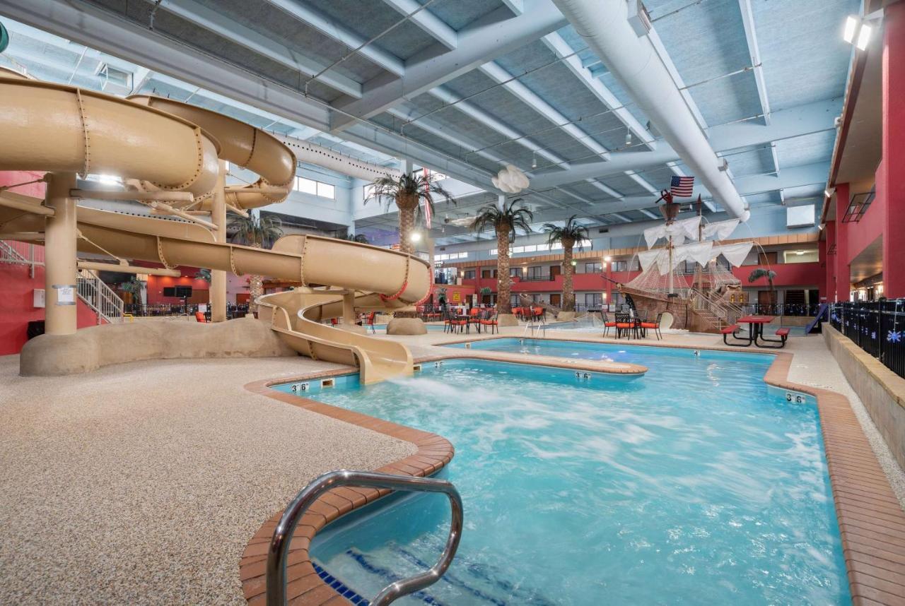 Ramada By Wyndham Sioux Falls Airport - Waterpark Resort & Event Center Exteriör bild