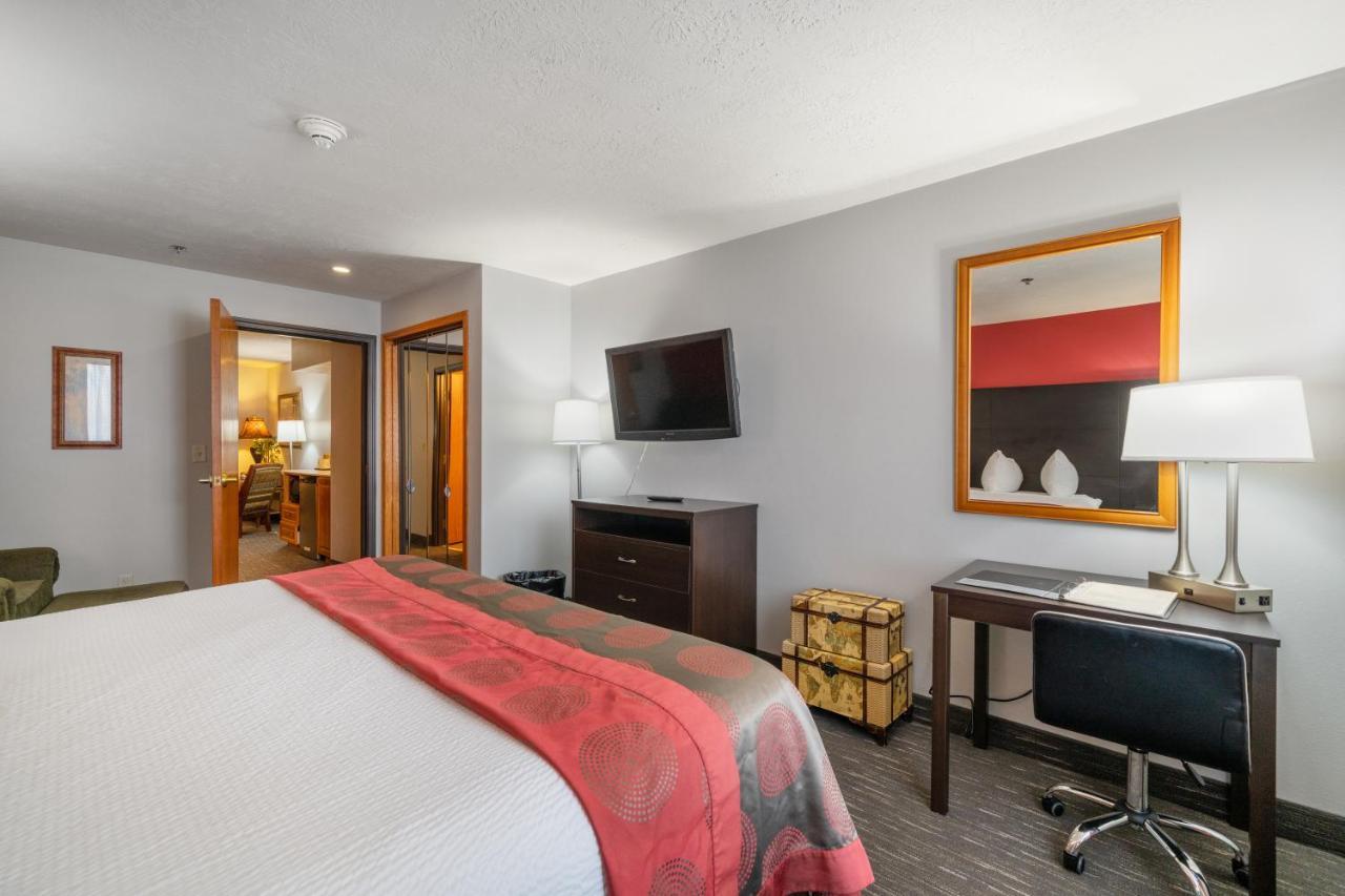 Ramada By Wyndham Sioux Falls Airport - Waterpark Resort & Event Center Exteriör bild