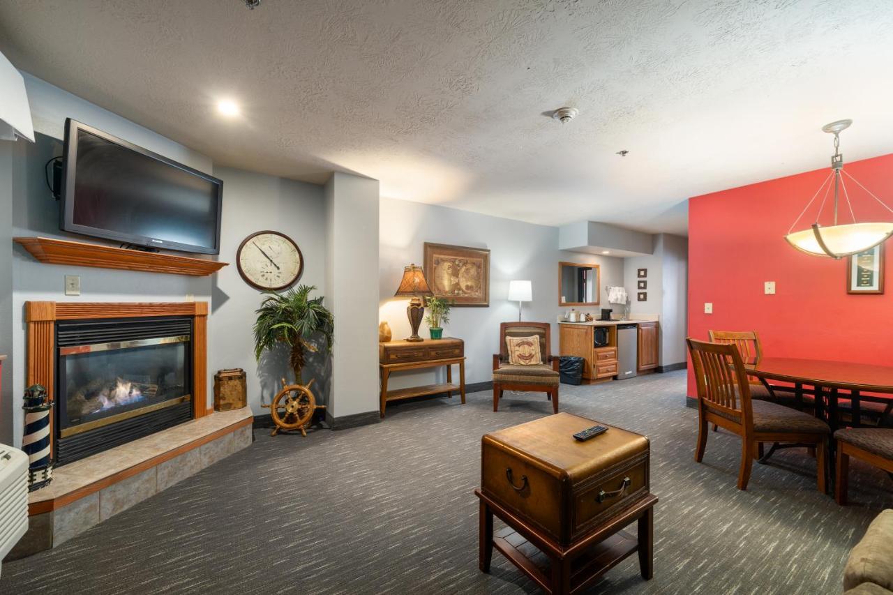 Ramada By Wyndham Sioux Falls Airport - Waterpark Resort & Event Center Exteriör bild