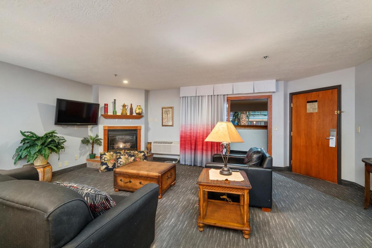Ramada By Wyndham Sioux Falls Airport - Waterpark Resort & Event Center Exteriör bild