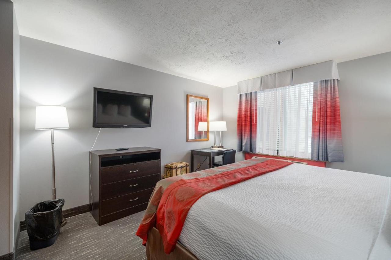 Ramada By Wyndham Sioux Falls Airport - Waterpark Resort & Event Center Exteriör bild