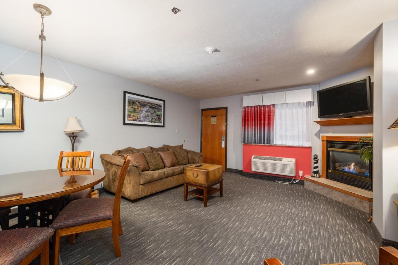 Ramada By Wyndham Sioux Falls Airport - Waterpark Resort & Event Center Exteriör bild