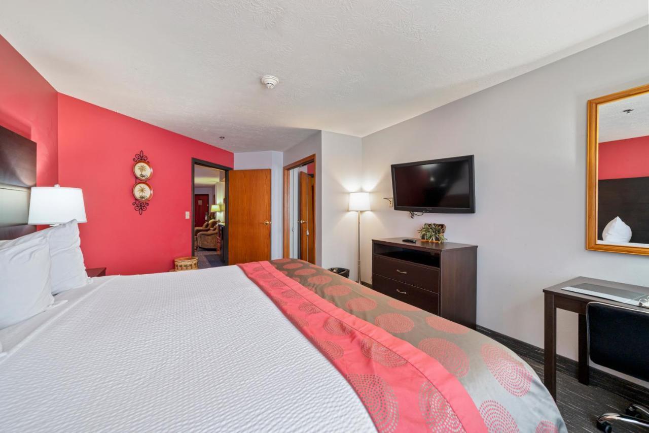 Ramada By Wyndham Sioux Falls Airport - Waterpark Resort & Event Center Exteriör bild