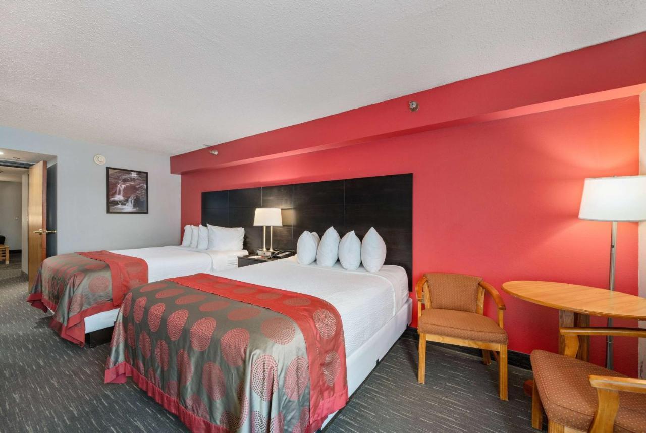 Ramada By Wyndham Sioux Falls Airport - Waterpark Resort & Event Center Exteriör bild