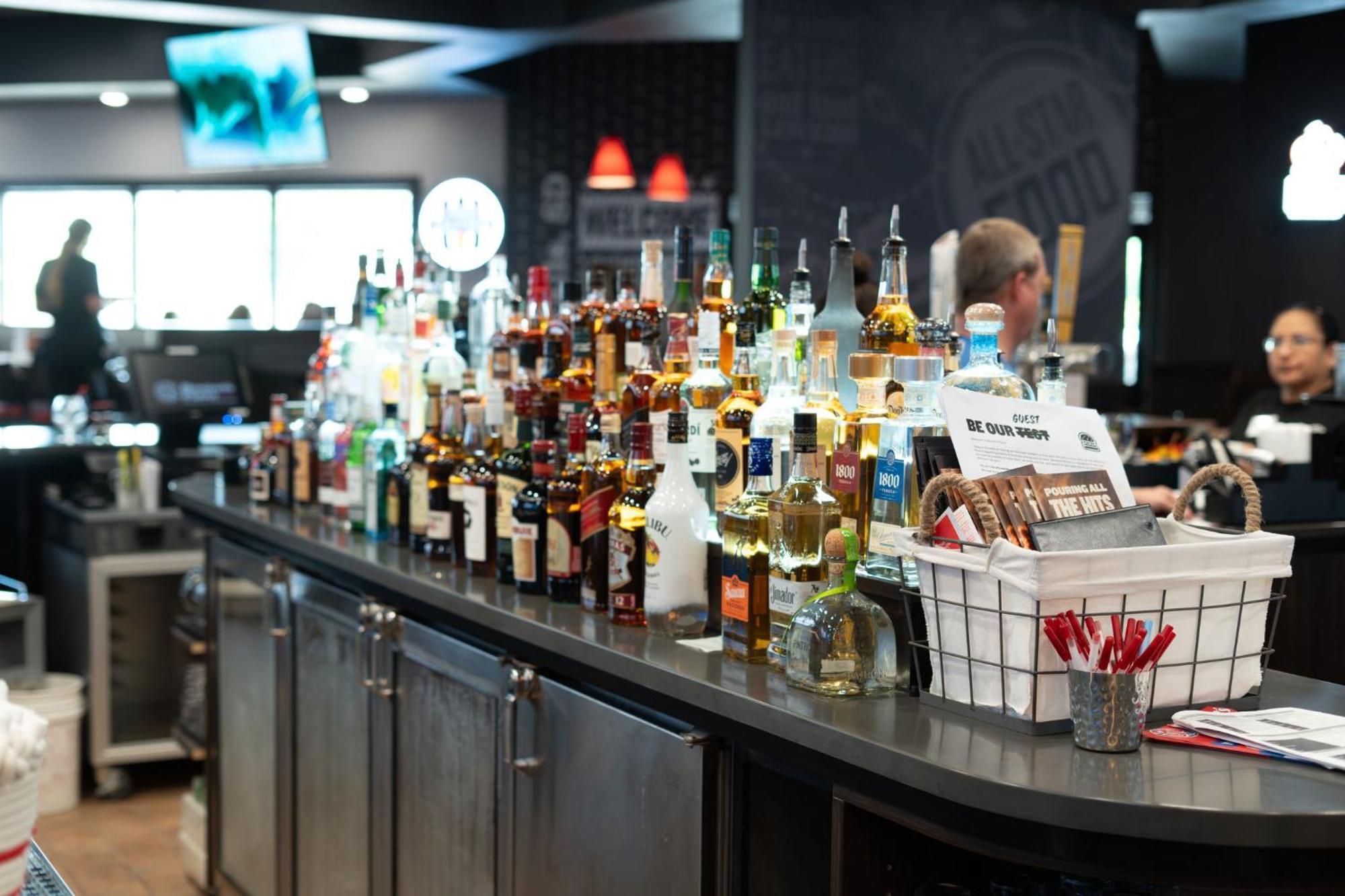 Ramada By Wyndham Sioux Falls Airport - Waterpark Resort & Event Center Exteriör bild