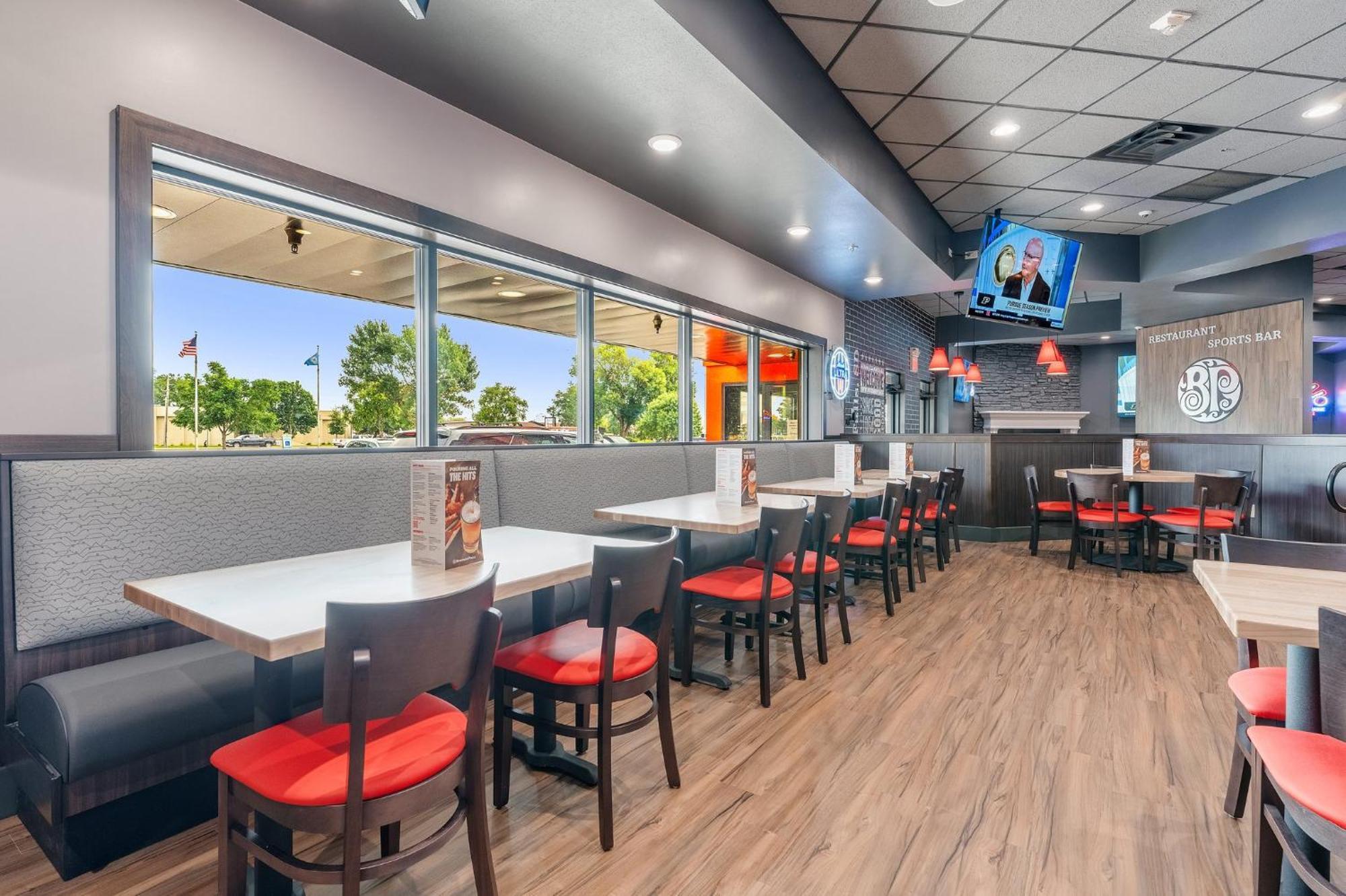 Ramada By Wyndham Sioux Falls Airport - Waterpark Resort & Event Center Exteriör bild