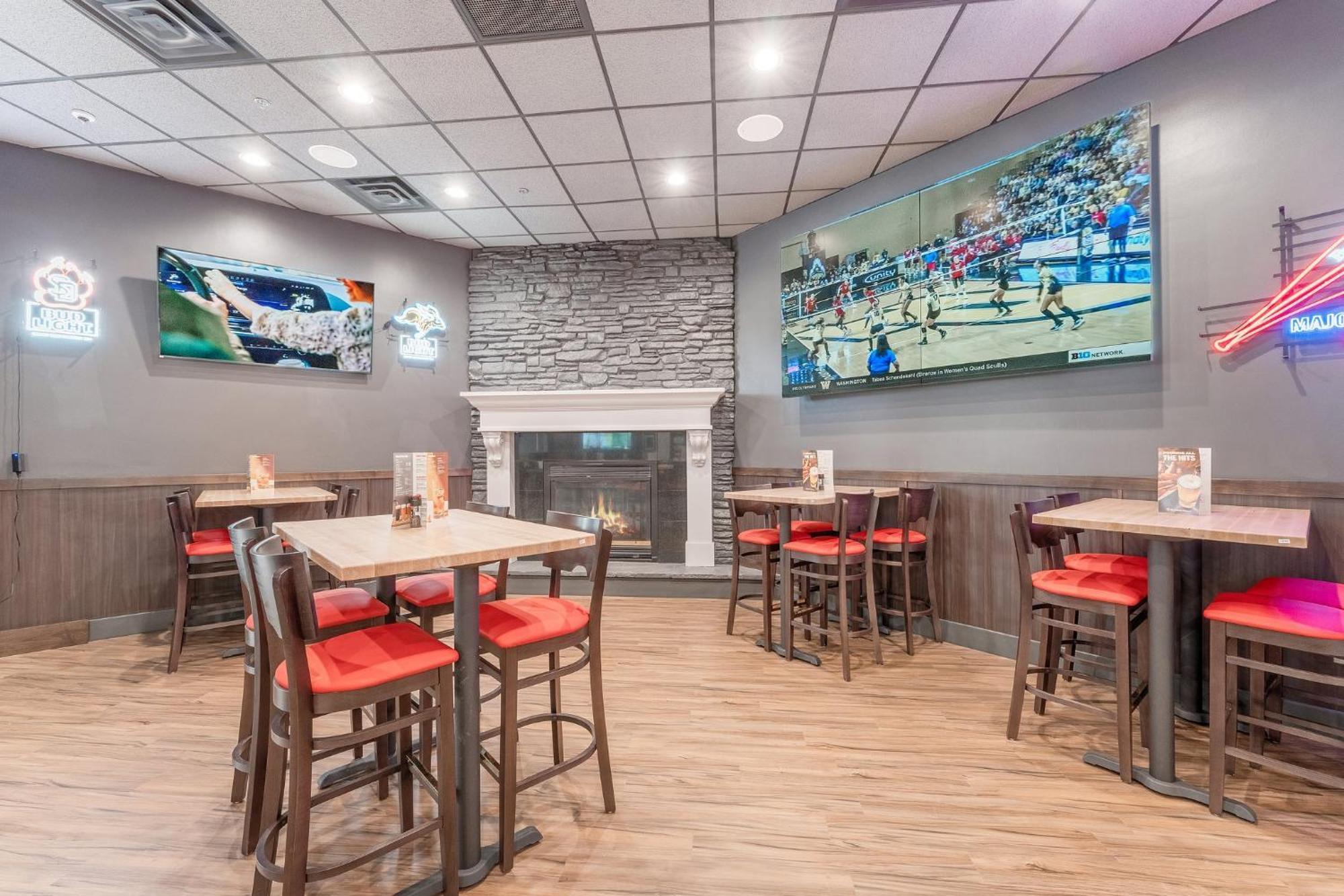 Ramada By Wyndham Sioux Falls Airport - Waterpark Resort & Event Center Exteriör bild