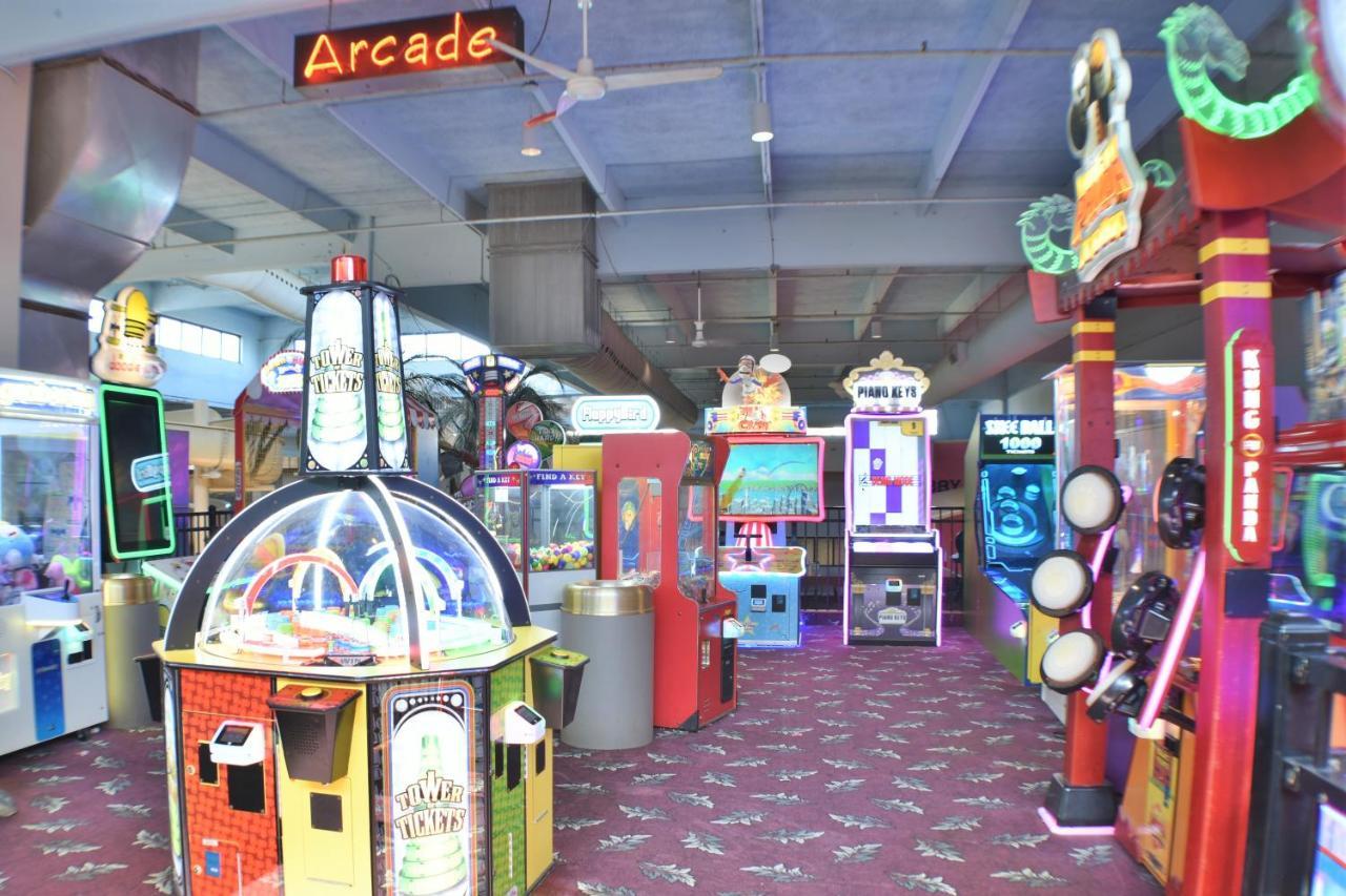 Ramada By Wyndham Sioux Falls Airport - Waterpark Resort & Event Center Exteriör bild